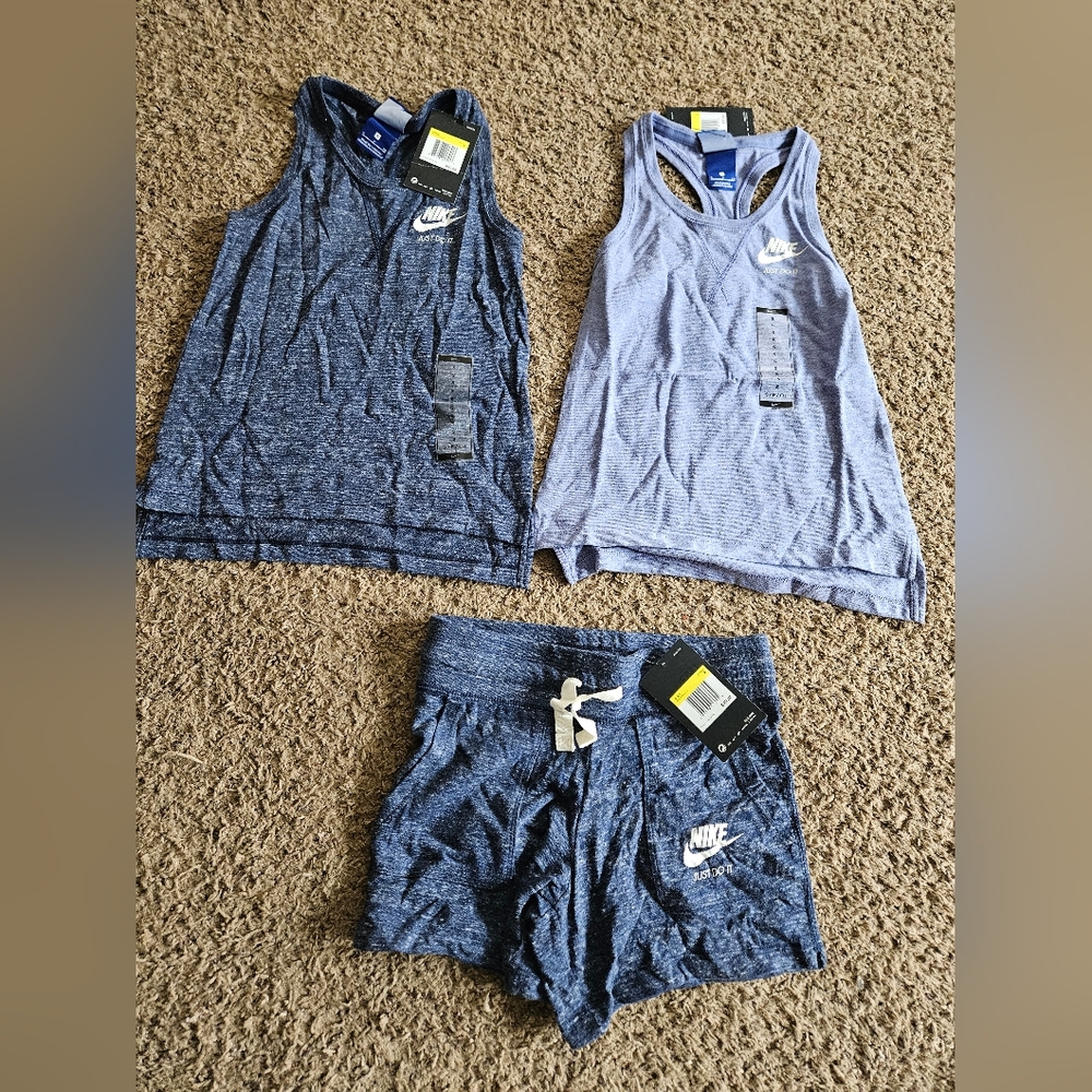 Girls Nike size small summer lot